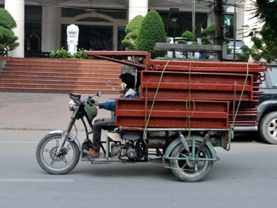 Thuê xe ba gác chuyển văn phòng quận 7