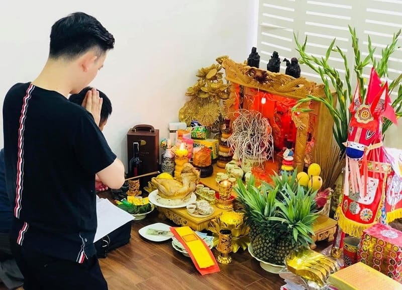 Hướng dẫn cách cúng và thắp nhang khi ở thuê trọ đúng cách